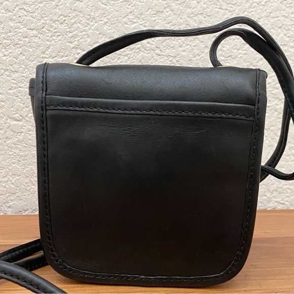 Vintage Black Leather Turnlock Mini Crossbody Bag - Picture 5 of 16